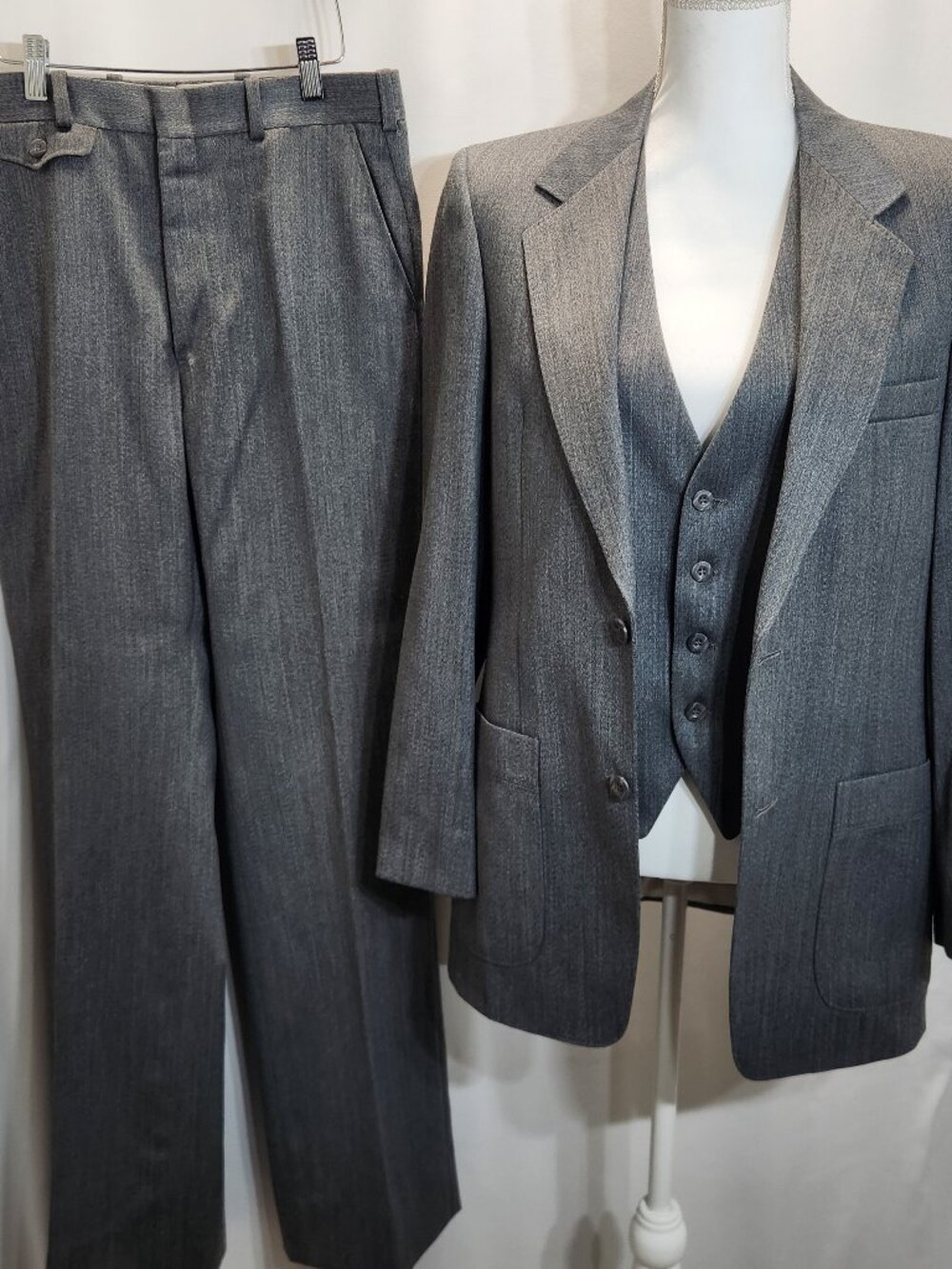 VTG 1980s Ratner Men's Gray 3-Piece Suit Set Union Made Size 38R